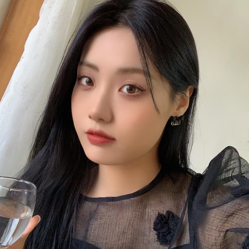 Стеклянные серьги с черным бантом