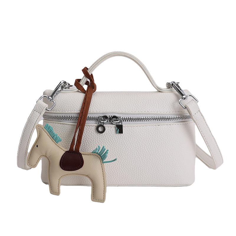 Hand-carrying small bag for women, 2026 new versatile minimalist underarm bag, niche Korean shoulder crossbody bag