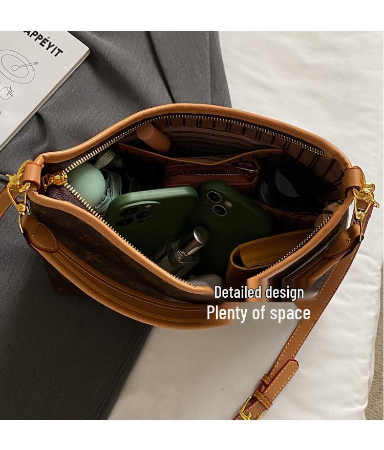 High-End Versatile Large Capacity Tote Bag: Luxury Shoulder/Crossbody Commuter Bag for Women