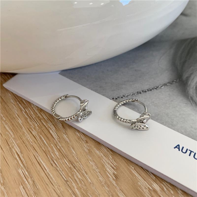 Personality Hollow Zircon Butterfly Ear Buckle Female Douyin Xiaohongshu Ins Cold Wind Temperament Twisting Rope Ear Hole Earrings