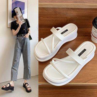 Лето 2025 новая модная одежда танкетка маффин женская обувь платформа мягкая кожа женские однословные крутые шлепанцы