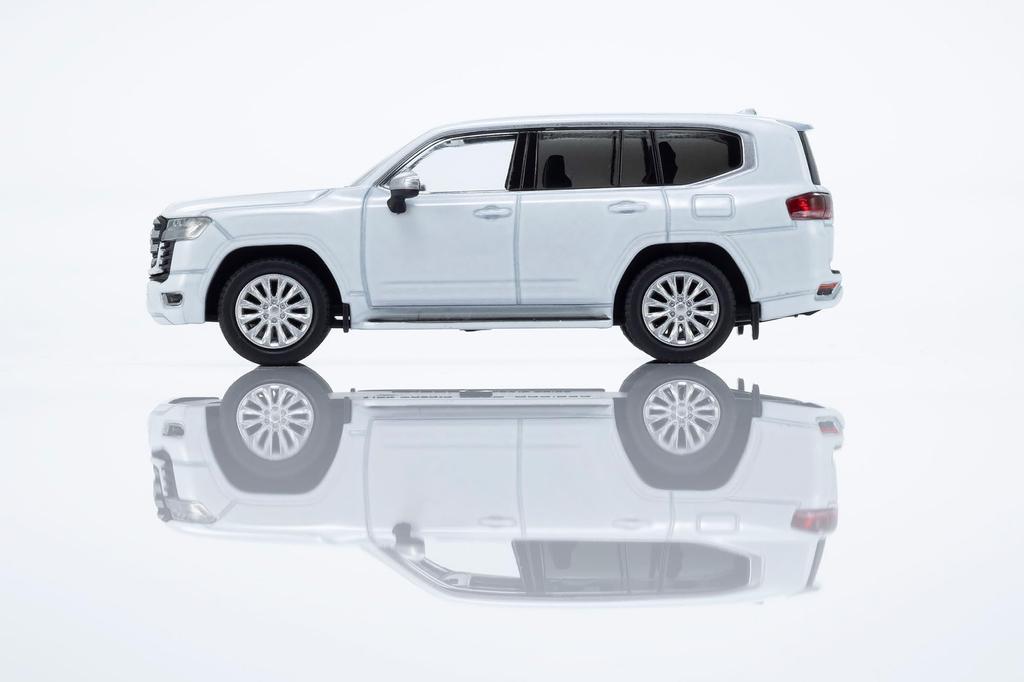 Kyosho KYOSHO MINI CAR BOOK Toyota Land Cruiser Precious White Pearl Готовый продукт и № 14 1/64