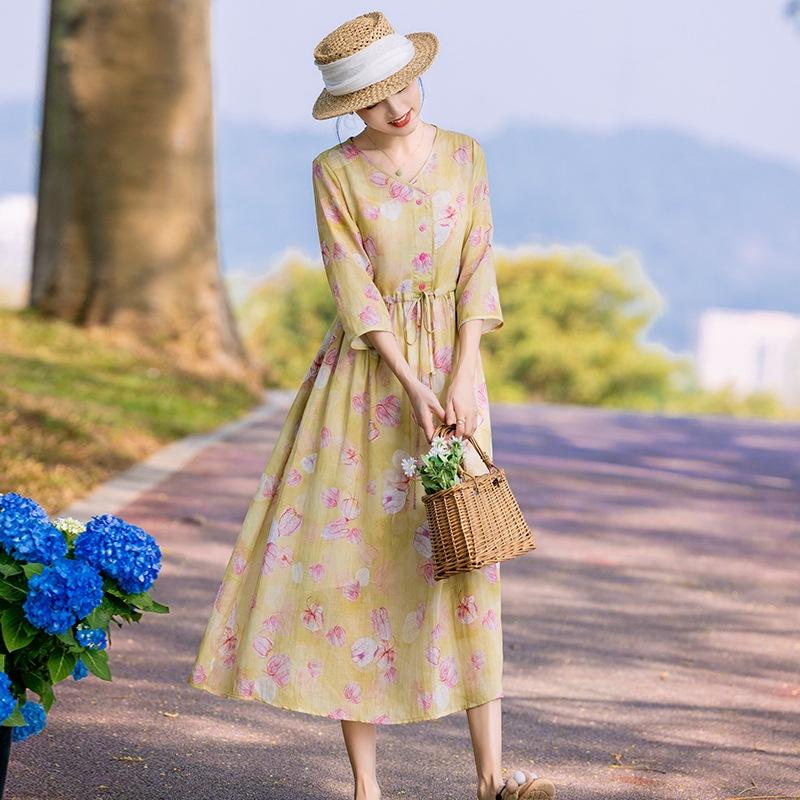 Платье с V-образным вырезом и рукавами три четверти, высококлассное цветочное, для женщин, лето 2025, новый темперамент, ретро, хлопок и лен, длинная юбка