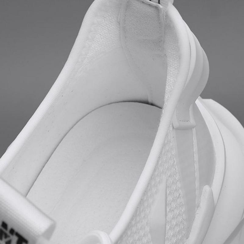 Fashion Summer New Classics Men Sneakers Fashion Lightweight Breathable Platform Running Shoes Tennis Shoe Luxury Elastic Training Shoes