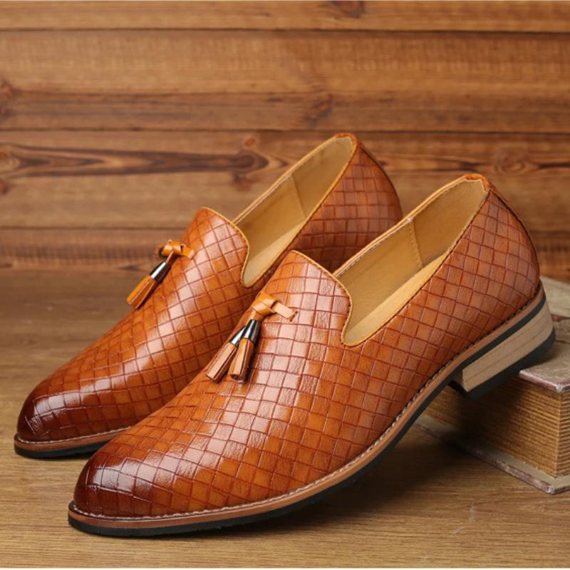 Мужская модная универсальная обувь, новые деловые туфли на мягкой подошве, повседневные мокасины в британском стиле, удобная мужская деловая обувь 2024