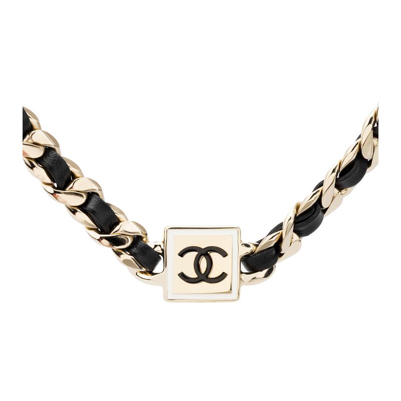 Chanel Колье-чокер с бронзовым кулоном с логотипом CC, кожаный шнурок, женское, черное/золотое