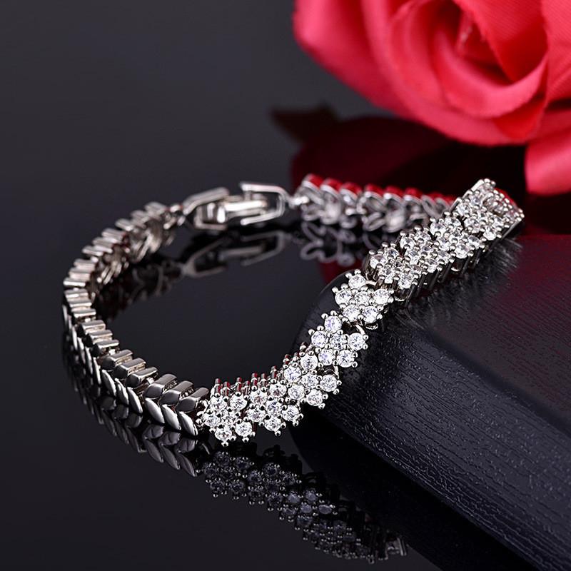 Корейская модная бижутерия Популярные ювелирные изделия Милый темперамент Микро-закрепленный цирконовый браслет