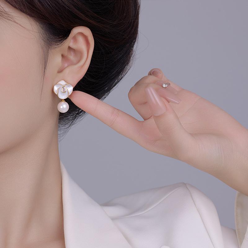 Real Gold Electroplated Silver Needle Petal Zircon Pearl Earrings French Retro High-End Earrings Niche Light Luxury Earrings Women