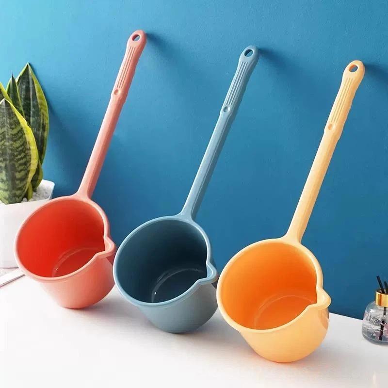 Long Handle Water Scoop Multifunctional Water Ladle Large Capacity Water Dipper With Pour Spout For Kitchen Bathing Garden Use