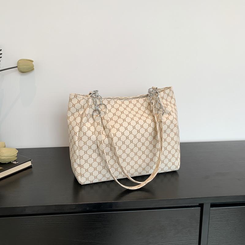 Fashion Atmospheric Shoulder Bag Large Capacity Tote Women's Bag New 2024 Spring Fashion Trend Messenger Chain Bag Women