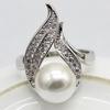 Кольцо с искусственным жемчугом и кубическим цирконием для женщин
