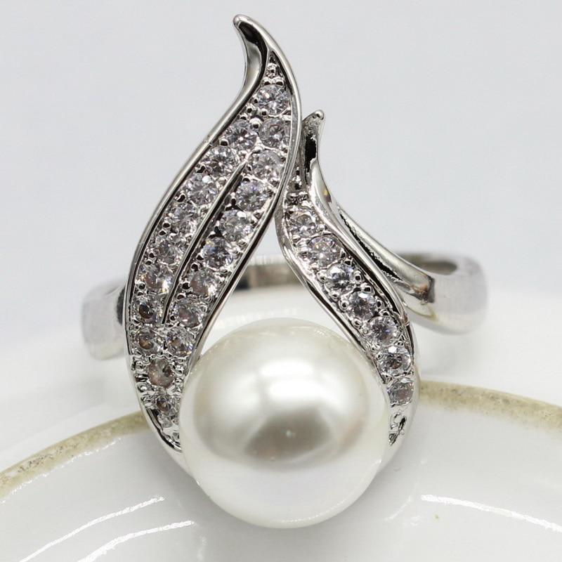 Кольцо с искусственным жемчугом и кубическим цирконием для женщин