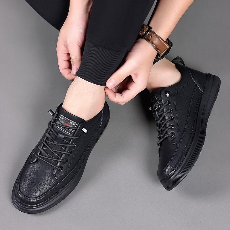 2024 New Trend Leather Men's Shoes Large Size Men's Sports Board Shoes Soft Sole Casual Leather Shoes Gouging Shoes