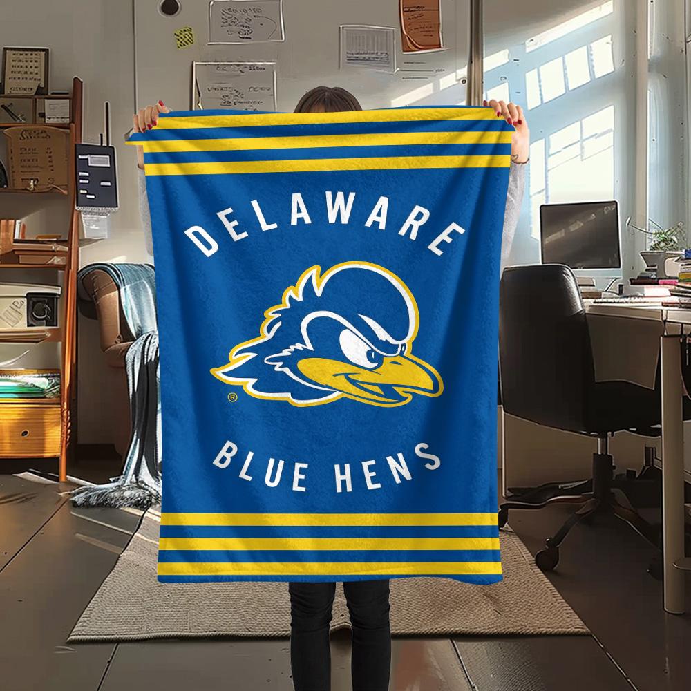 Delaware Fightin' Blue Hens Print Flannel Blanket High Quality Warm Comfortable Cover for All Seasons Perfect for Gifts Home Decor
