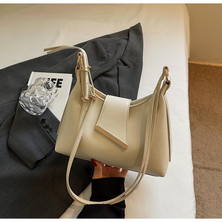 Женская летняя глянцевая ПУ деликатная сумка кроссбоди высококачественная пряжка молния сумки на одно плечо универсальные дорожные подмышечные сумки