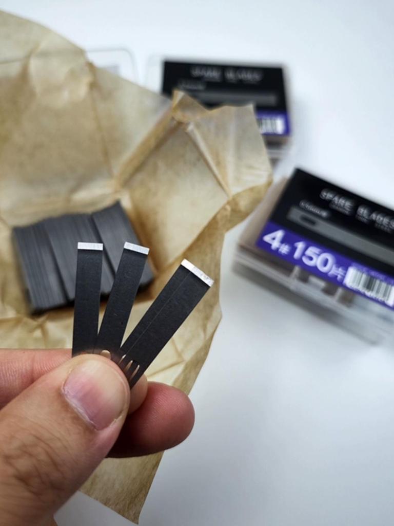 No. 4 Flat Blade Carving Spatula & Glue Removal Knife for Mobile Phone, Screen Protector, & PCB Circuit Board Repair.