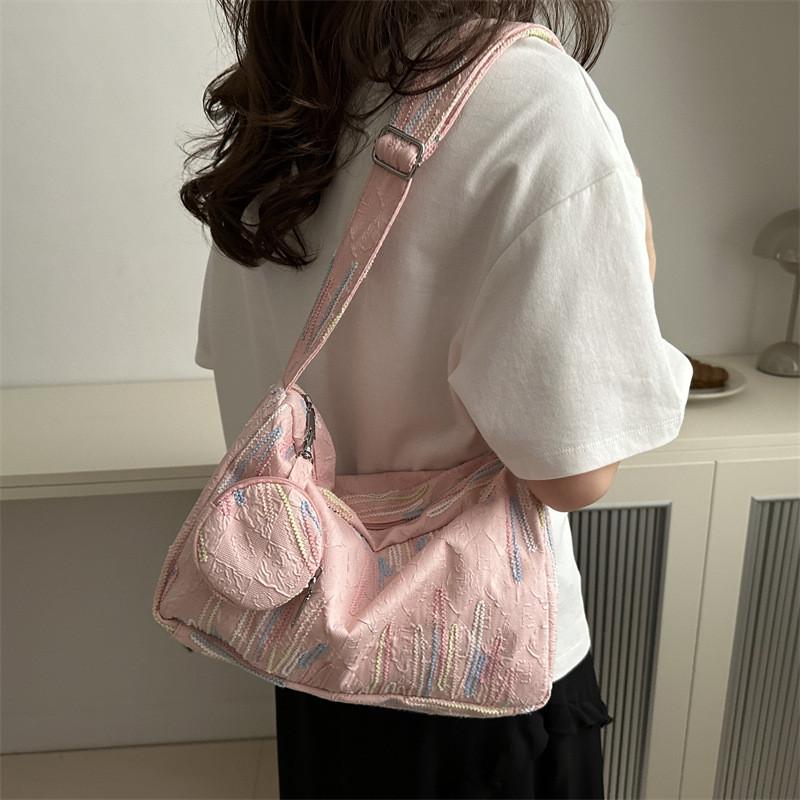 Unique Street Style Tote Bag For Women With Ample Storage Perfect For Summer Outings