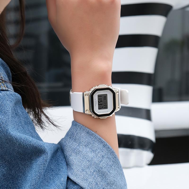 Casio Серия All Metal Цифровые часы с квадратным циферблатом Женские часы Белые GM-S5600G-7PR