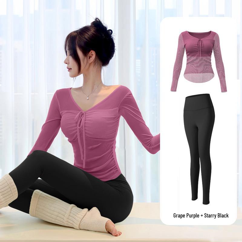 Элегантный женский комплект для йоги: Высококачественная спортивная одежда для пилатеса на открытом воздухе со встроенными подушечками для бюстгальтера.