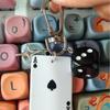 Компактный Мульти-Шарм Брелок-Подвеска для Покера и Игр Декорация для Повседневной Сумки Аксессуары Разноцветный