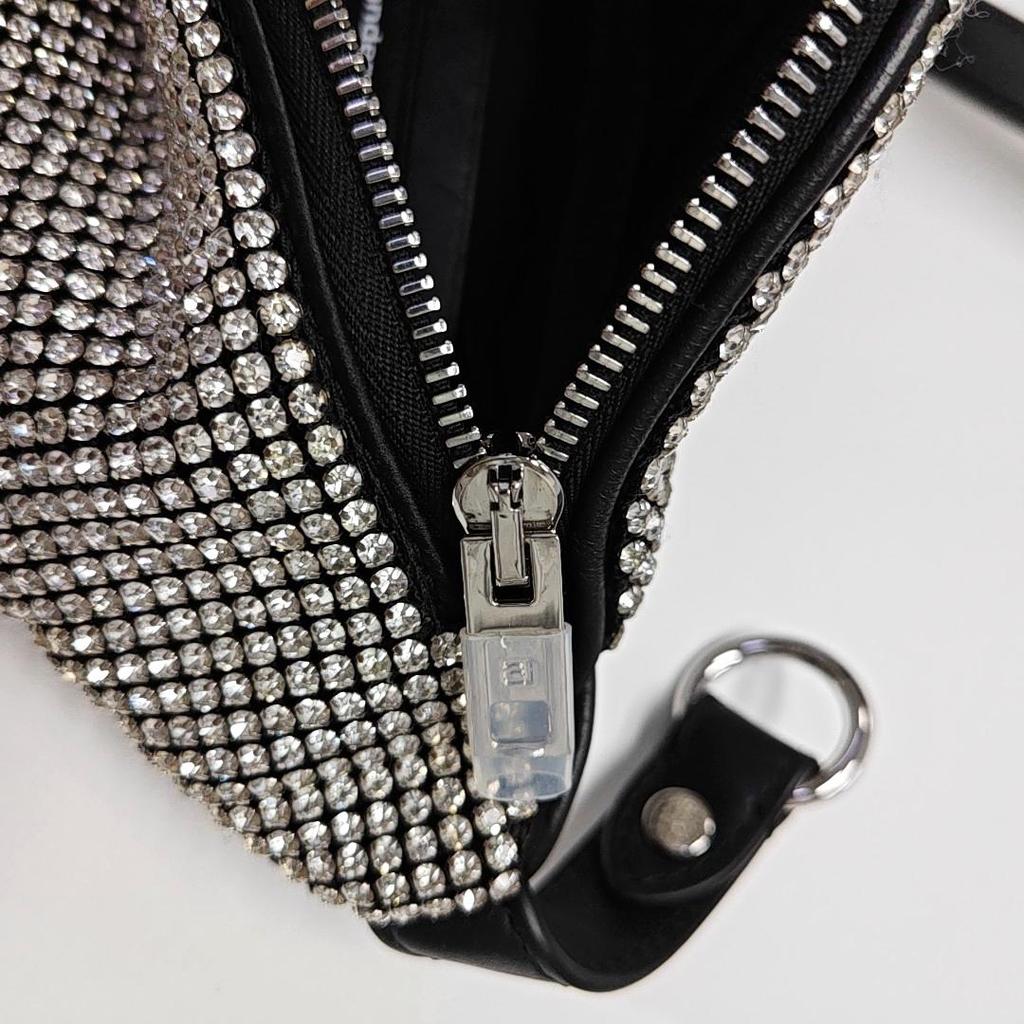 [Pre-Owned] Attica Series Adjustable Rhinestone Chain Internal Leather Logo Decoration Cowhide And Sheepskin Mini Shoulder Crossbo - Excellent #613XBG
