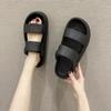 Скользкие тапочки. Женские летние сандалии для верхней одежды. Домашняя ванная комната. Ванна. Нескользящие сандалии и тапочки с бисквитным дном. Уличная пляжная обувь.