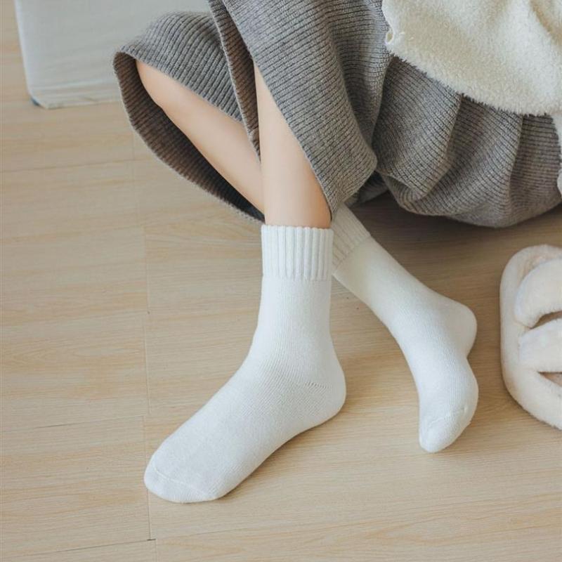 Женские зимние бархатные носки средней длины, толстые плюшевые теплые однотонные носки-тапочки