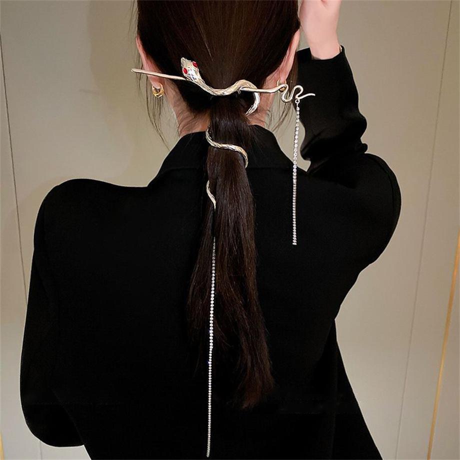 Korean Snake Rhinestone Hair Stick Women Hair Fork Sweet Hairpin Twine Warp Elegant Long Tassel Snakes Hair Accessories Styles