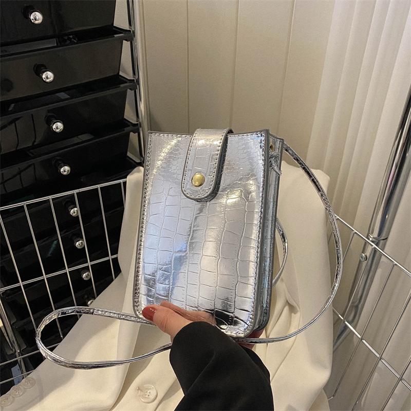 Глянцевые модные маленькие сумки для женщин, иностранный стиль, популярные в этом году сумки-мессенджеры на одно плечо для мобильных телефонов