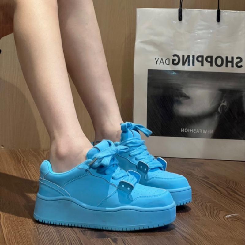2024 Женская вулканизированная обувь Кроссовки на шнуровке Плоская студенческая повседневная обувь Толстая подошва Увеличивающая женская вулканизированная обувь