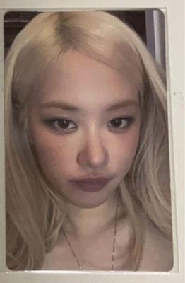 [Б/У] Эксклюзивная онлайн поп-ап фотокарточка BLACKPINK Розэ