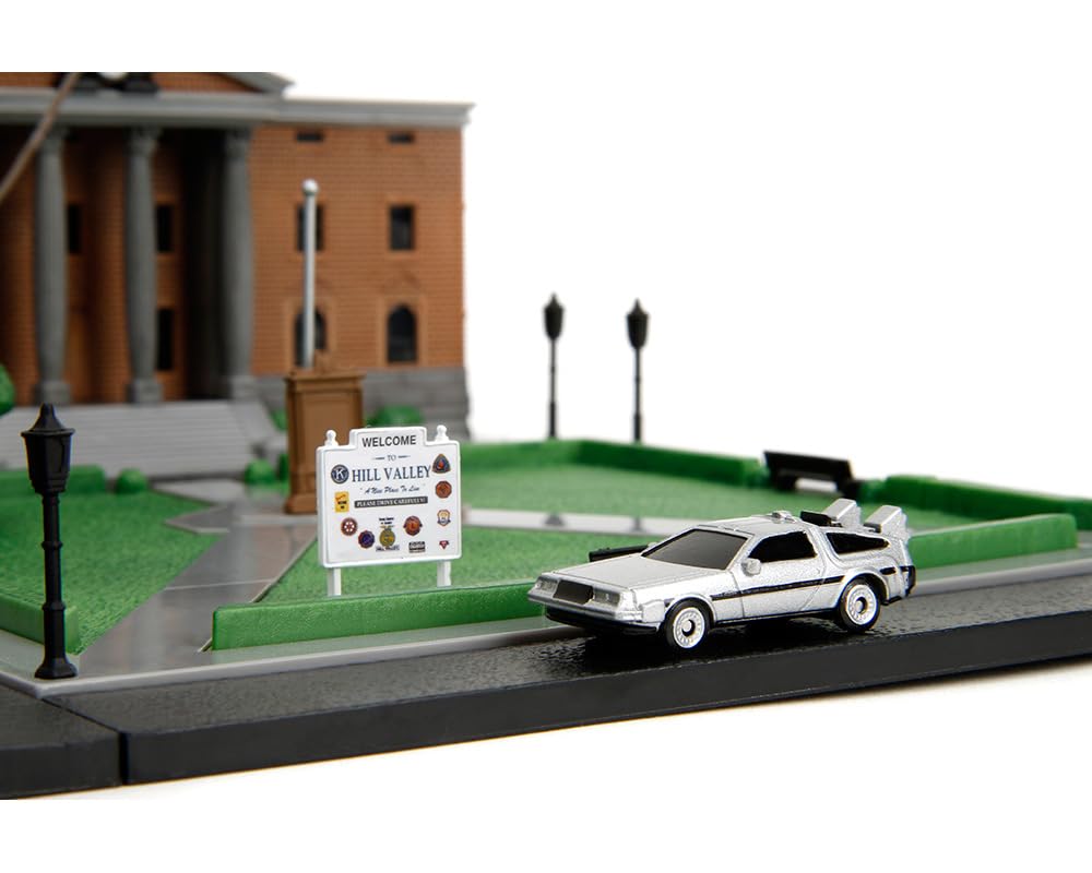 JADA TOYS Nano Scene Back to Future Здание суда Хилл-Вэлли Jada Nano Scene Back to Future Diorama [Предмет]