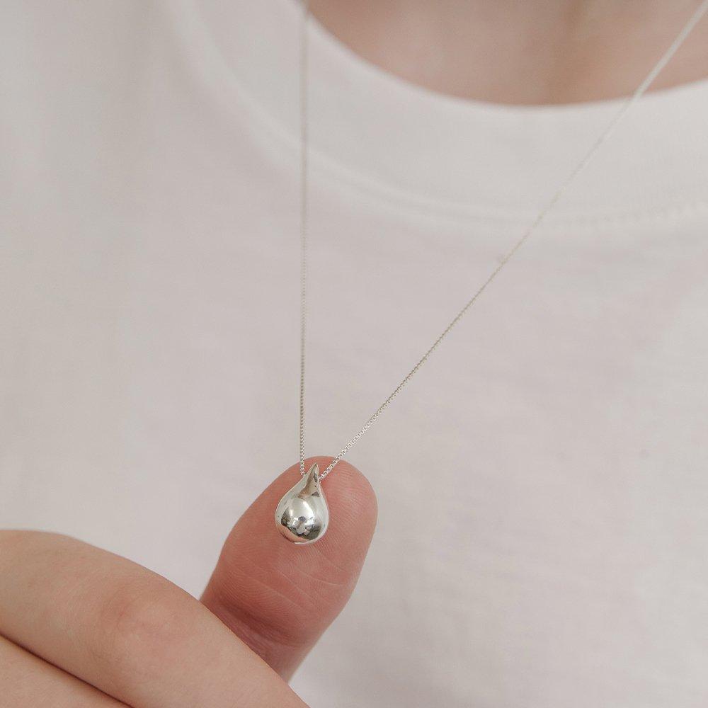 (Серебро 925 пробы) Длинное ожерелье-капля Alice Nz2434