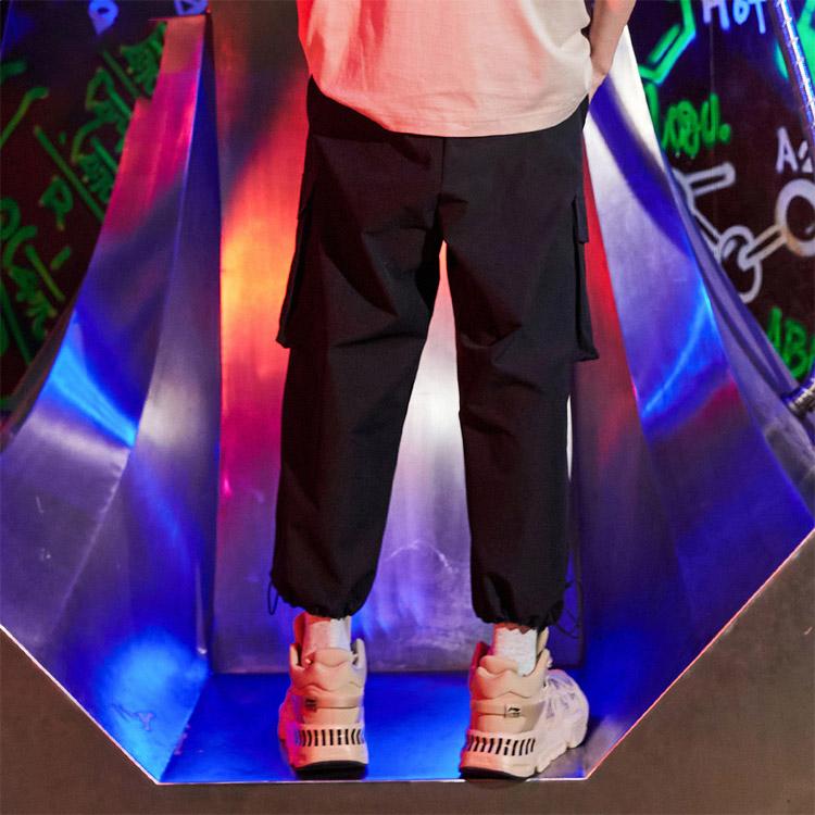 Li-Ning X Star Wars Fashion Series Тематический принт с накладными карманами и шнурком Спортивные капри Мужские штаны Черные AKQR115-2