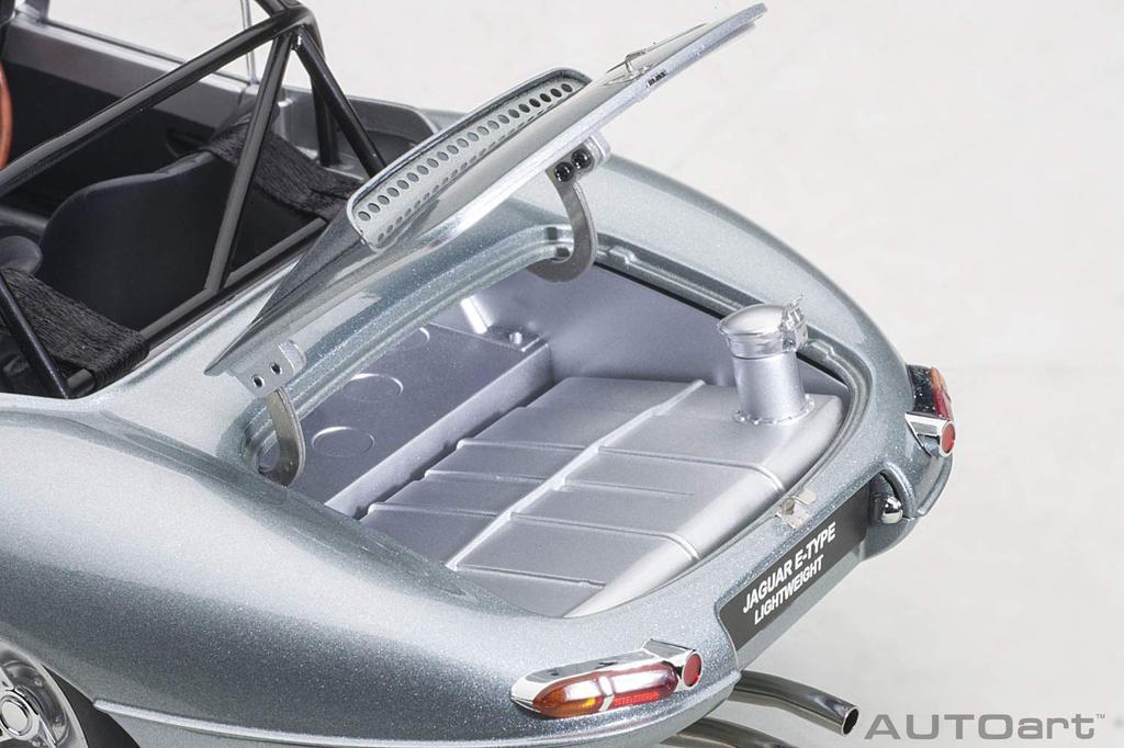 AUTOart Jaguar Lightweight E Type Silver Готовый продукт 1/18