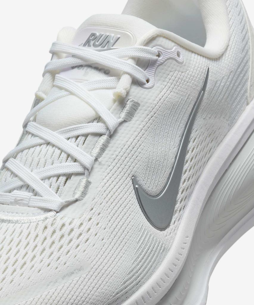 Nike Vomero 18 W - Белый:Фотонная пыль:Саммит Уайт:Металлический серебристый / Hm6804-104