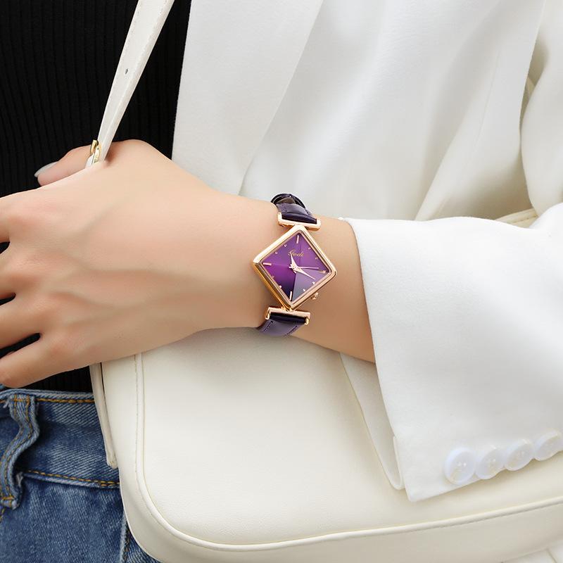 Часы женские студенческие версии простые темпераментные ретро литературные призматические маленькие зеленые часы женские водонепроницаемые женские часы