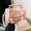 Корейская версия ins повседневная сумка Кембридж для девушки 2025 новая нишевая в иностранном стиле универсальная сумка-подушка для ношения в руках сумка через плечо для通勤