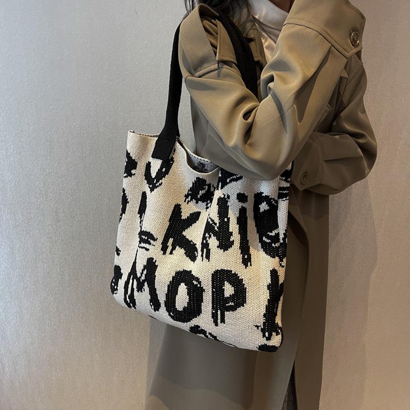 Сумка через плечо с буквенным принтом, большая вместительная сумка контрастного цвета из хлопчатобумажной ткани, летняя модная вязаная сумка ручной работы