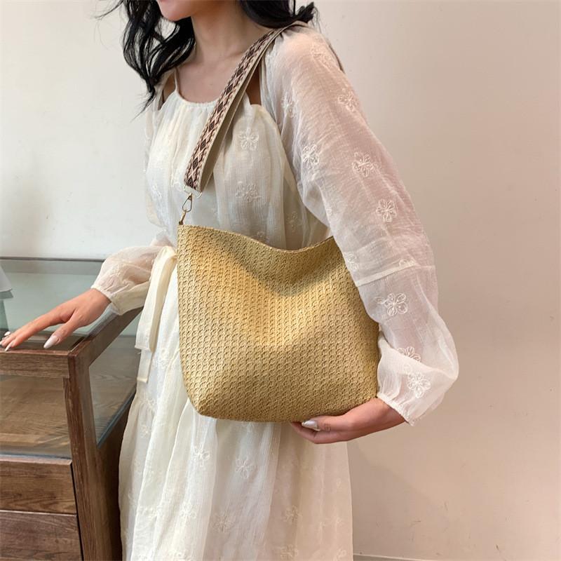 Fashionable Woven Large Capacity 2024 Spring New Korean Style Shoulder Bag