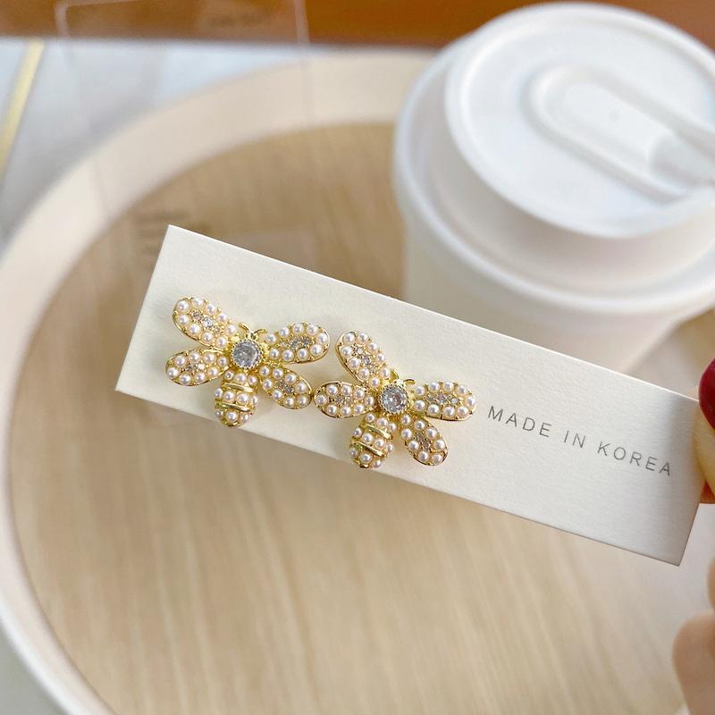 Серьги-гвоздики в Корейском стиле с милыми насекомыми, пчелами, ромашками и цветком для женщин, серьги-гвоздики с кубическим цирконием, серьги с кристаллами в виде животных, вечерние ювелирные изделия для девочек, подарки