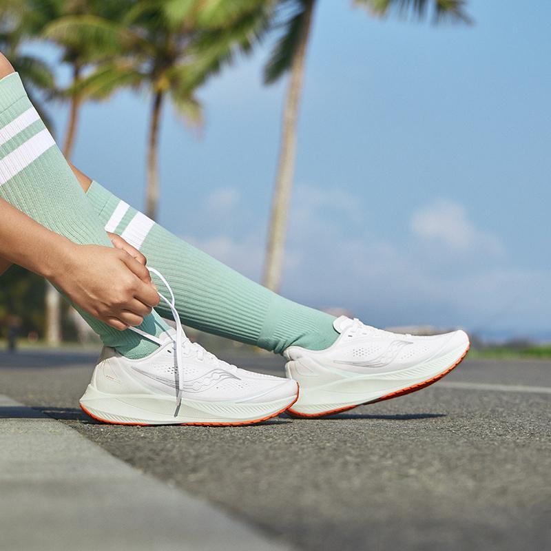 SAUCONY Mirage Flow Lightweight Cushioning Training Running Shoes Women Sneaker White Lavender Silver S18214-1