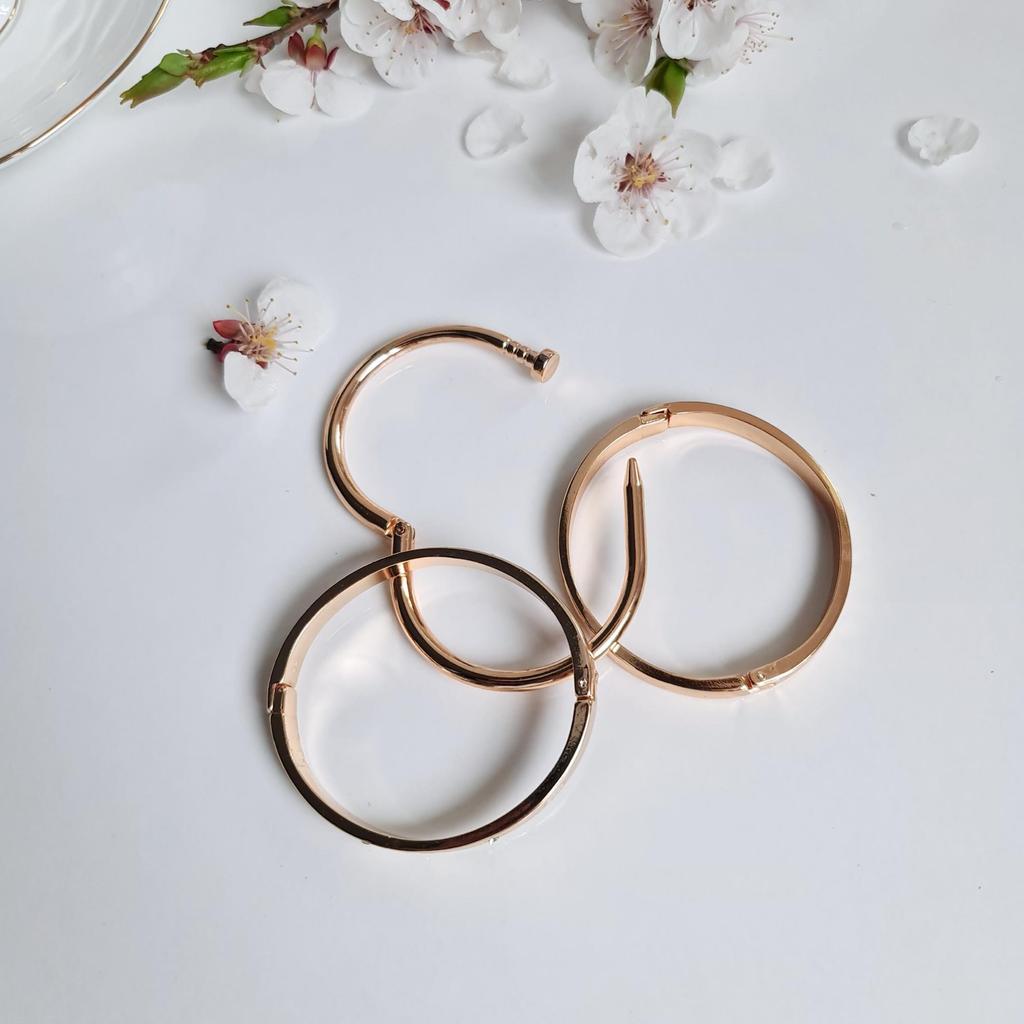 3 шт. Стальной браслет с посеребренным покрытием Комбинированный стальной тип гвоздя, тип камня и тип манжеты без камня, ювелирный аксессуар в подарок 2024 Женская мода