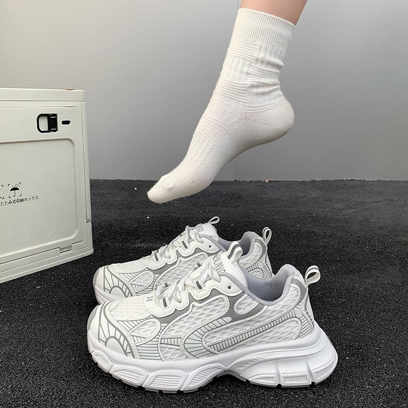 Европейская станция 2025 весна и лето новая сверхлегкая дышащая спортивная и повседневная обувь на мягкой подошве, ультра-огненные кроссовки на толстой подошве в стиле «папа» Париж женские