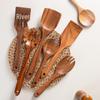 «Набор кухонных принадлежностей из тикового дерева»: Лопатка с антипригарным покрытием, вилка для салата, дуршлаг, ложка для супа — отделка из акации