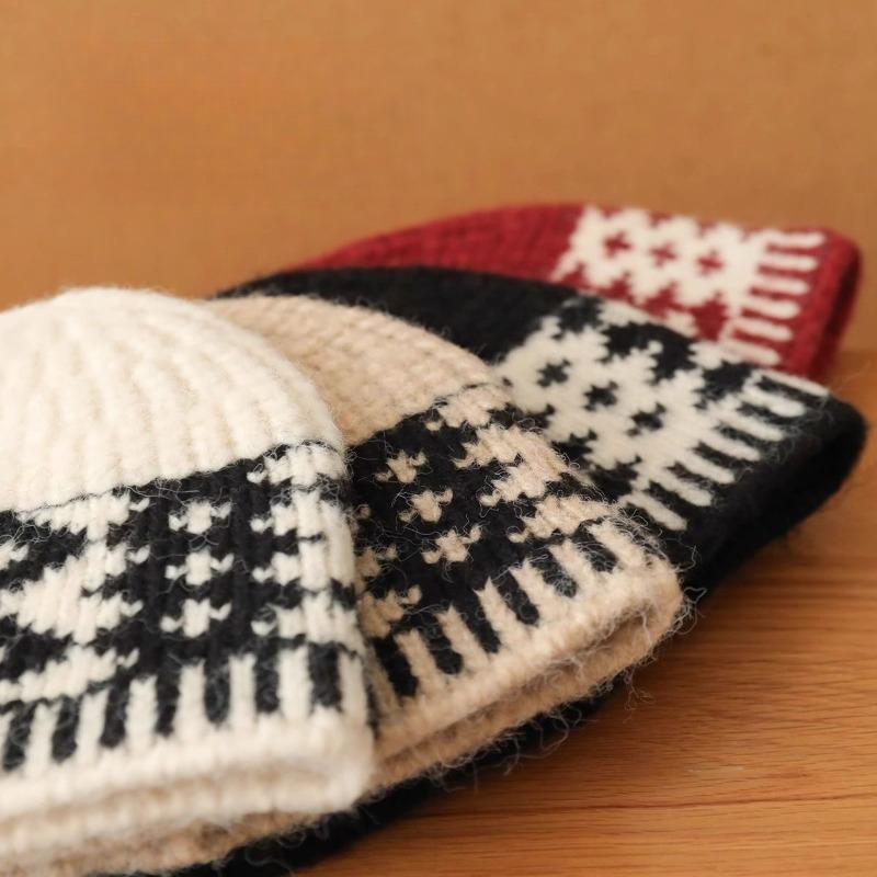 Vintage Knit Beanie Hat Ethnic Pattern Skull Cap Warm Winter Knitted Hat Unisex Outdoor Daily Casual Headwear Multiple Colors
