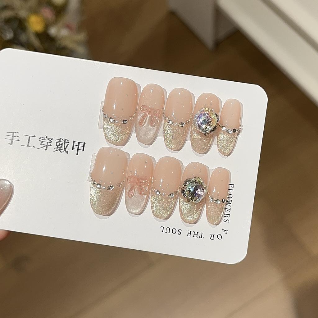 Gentle Miu-style Sweet Bow-breaking Diamond, White and Flashing Cat's Eyes Wear Armor