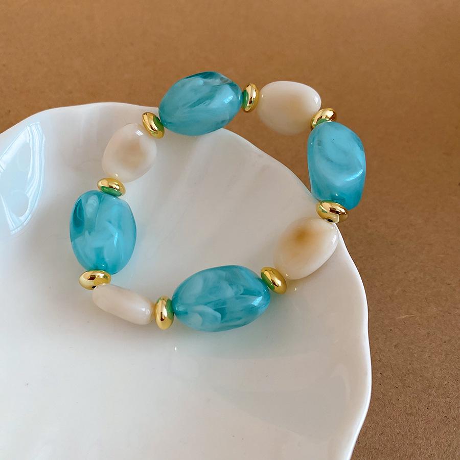 Acrylic Geometric Oval Beaded Bracelet Necklace - Retro Elegant Temperament with Light Luxury Collarbone Chain