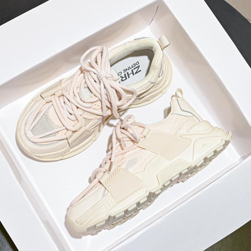 Повседневные дышащие женские кроссовки с толстой подошвой и увеличенным подъемом 2024 года, новые модные простые универсальные туфли белого цвета, летнее время