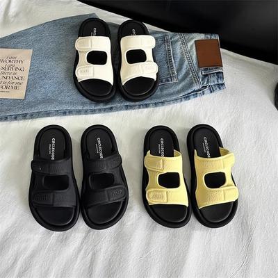 Мягкая кожа липучка толстая подошва однословные женские 2025 лето новые легкие увеличивающие рост верхняя одежда с открытым носком пляжные крутые шлепанцы